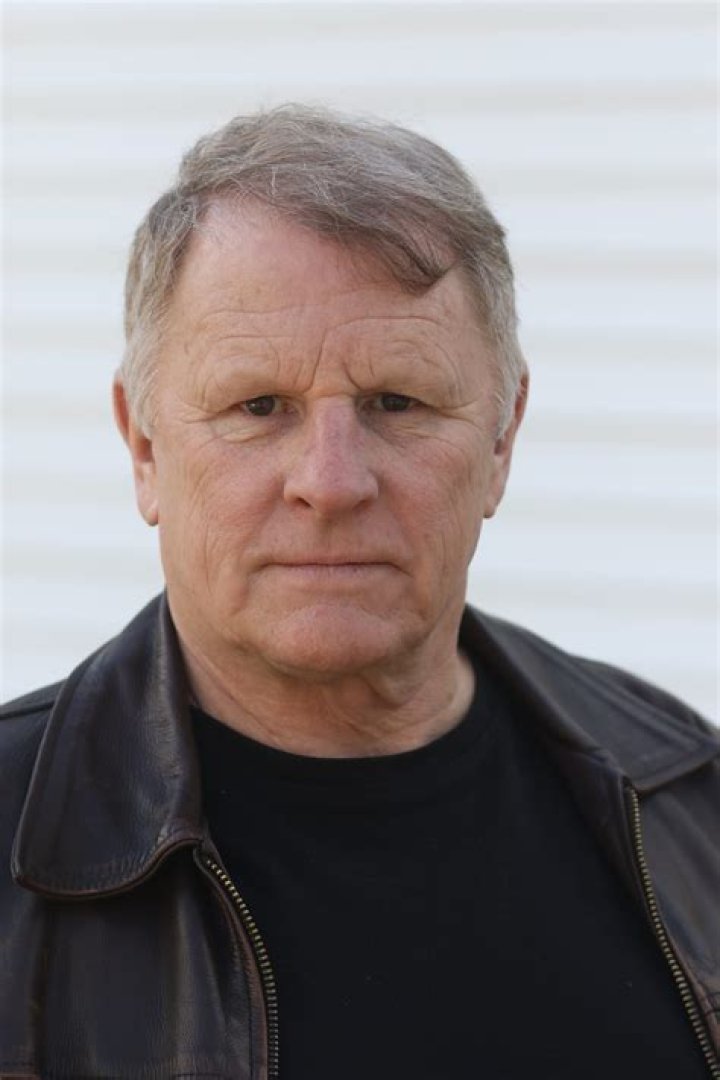 Gordon Clapp Bio, Wiki, Age, Height, Wife, Son, Movies and Net Worth