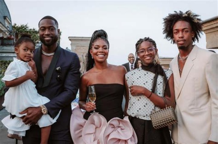 Who Is Gabrielle Dennis Spouse? Career Earnings And Net Worth 2022 Of Ohio Born Actress